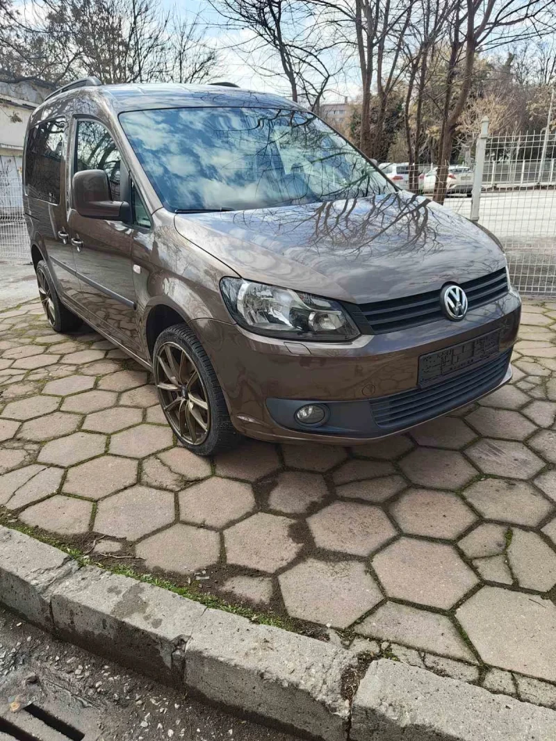 VW Caddy 1.6 bifuel фабрична газ, снимка 11 - Автомобили и джипове - 49348263