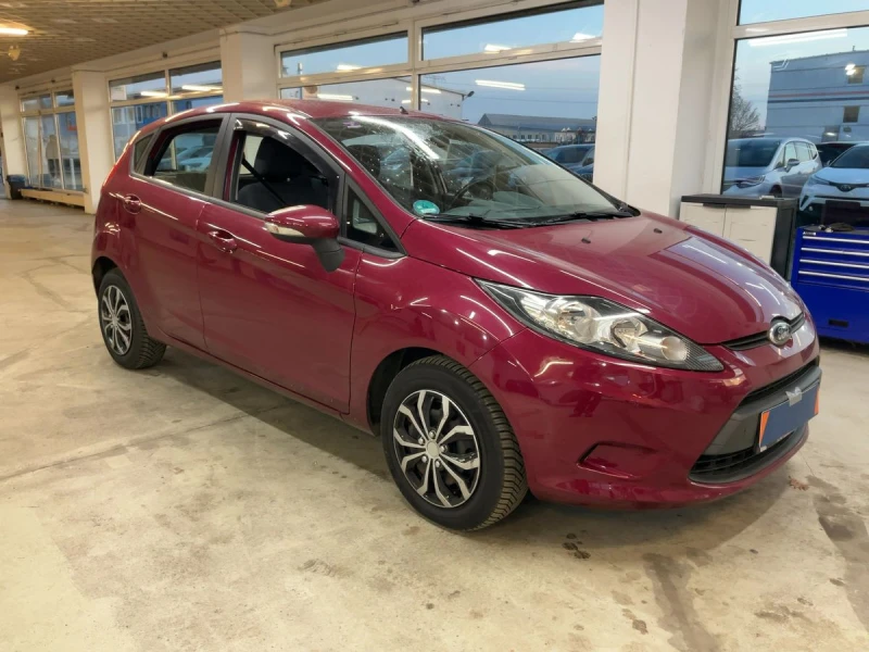 Ford Fiesta 1.4 Ghia ГАЗ/Бензин, снимка 2 - Автомобили и джипове - 52811379