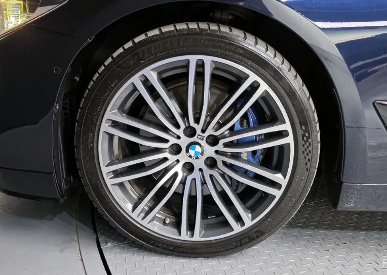 BMW 530 * HeadUp* AвтоКредит* (ЦЕНА ДО БГ) - изображение 5