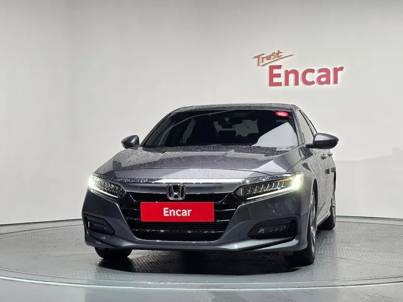 Honda Accord  1.5 Turbo, снимка 3 - Автомобили и джипове - 55985307