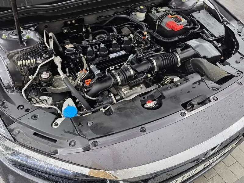 Honda Accord  1.5 Turbo, снимка 6 - Автомобили и джипове - 55985307