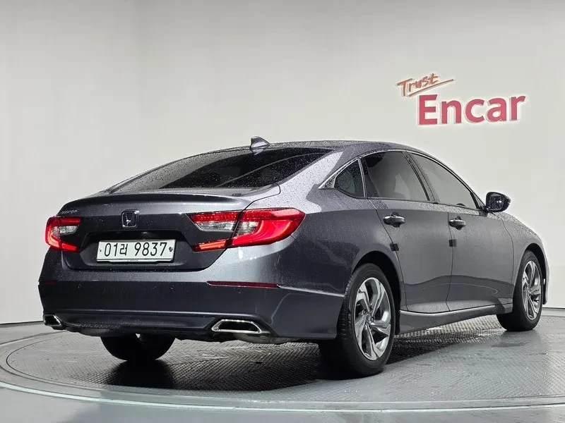 Honda Accord  1.5 Turbo, снимка 2 - Автомобили и джипове - 55985307