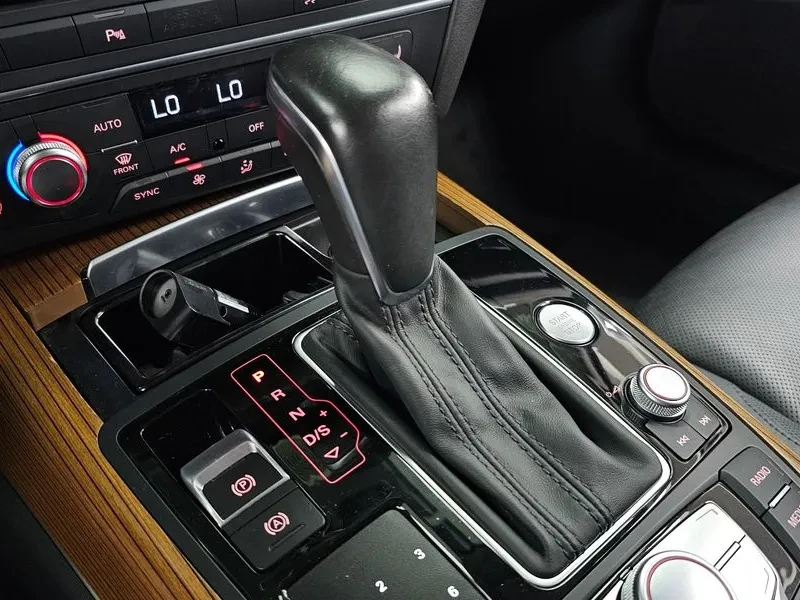 Audi A6 KEYLESS/HEAD UP/QUATTRO, снимка 9 - Автомобили и джипове - 56426545