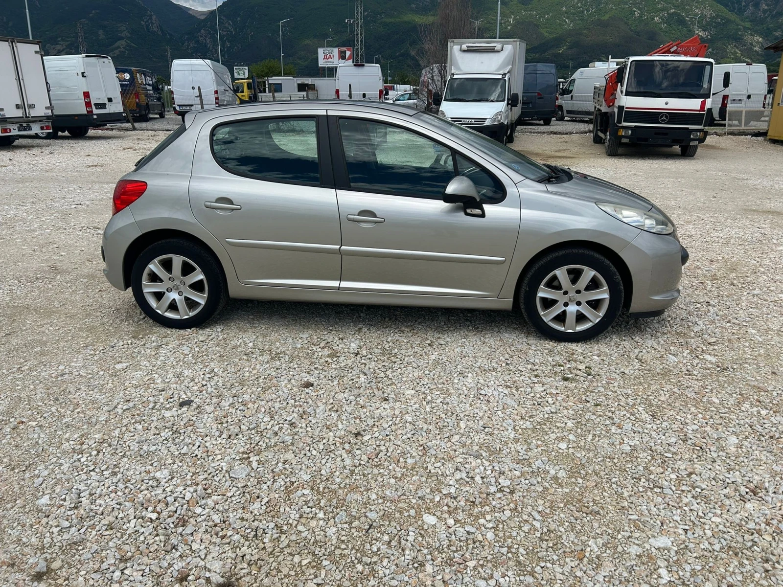 Peugeot 207 1.6 - изображение 4