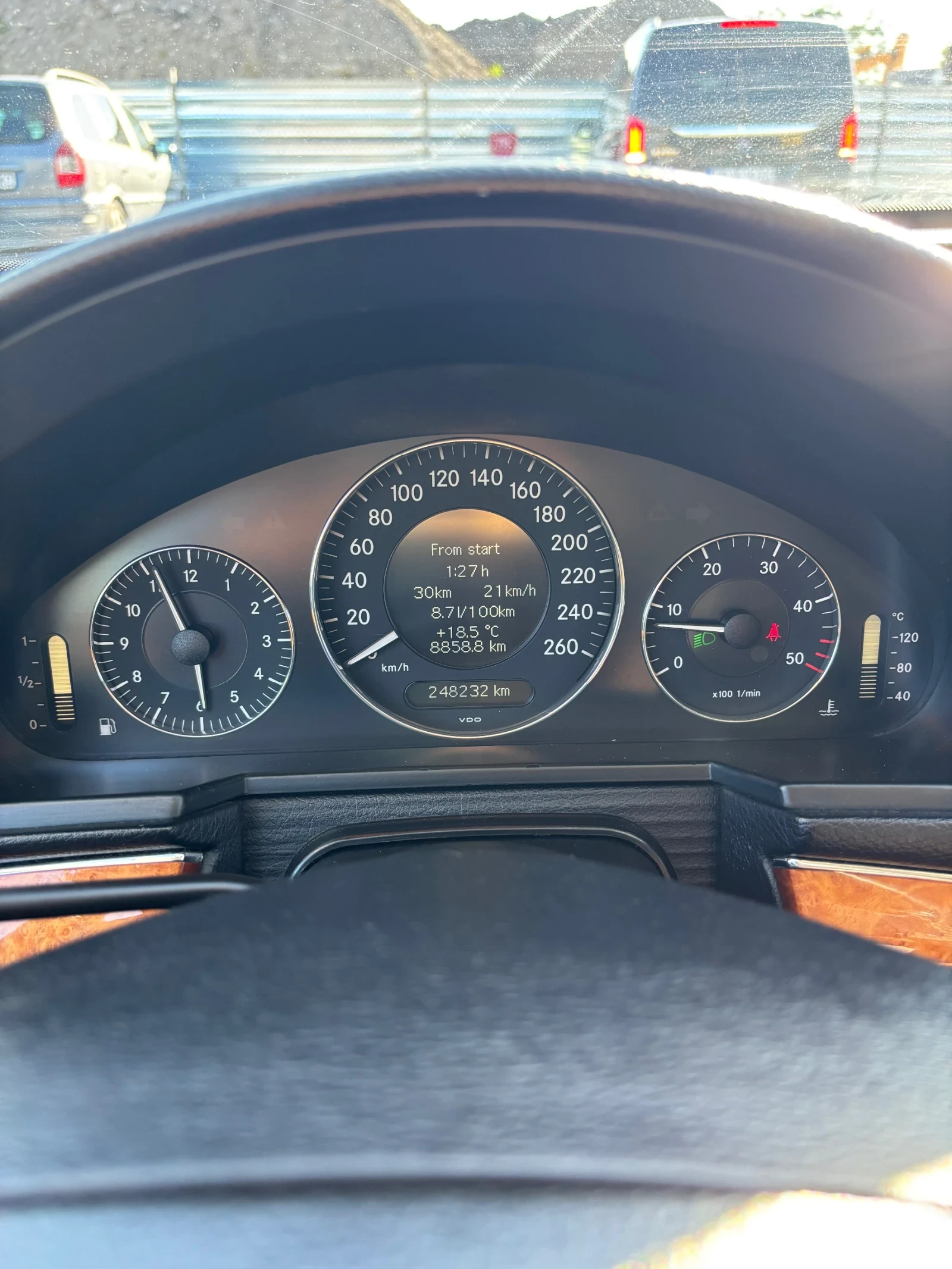 Mercedes-Benz E 220 Evolution  | Mobile.bg   10