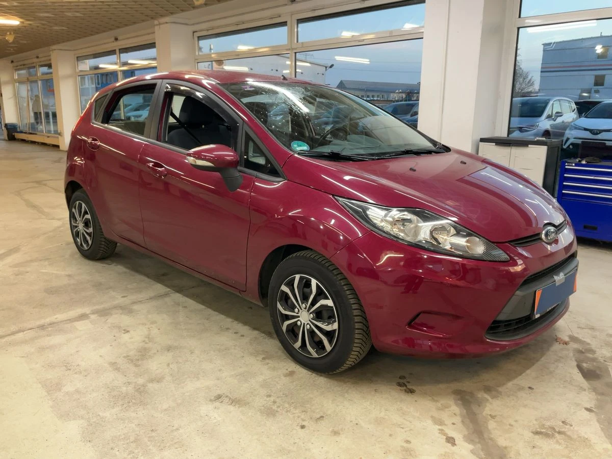 Ford Fiesta 1.4 Ghia ГАЗ/Бензин - изображение 2