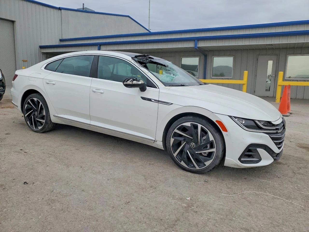 VW Arteon * SEL* PREMIUM* R-LINE* FULL* , снимка 4 - Автомобили и джипове - 53790463