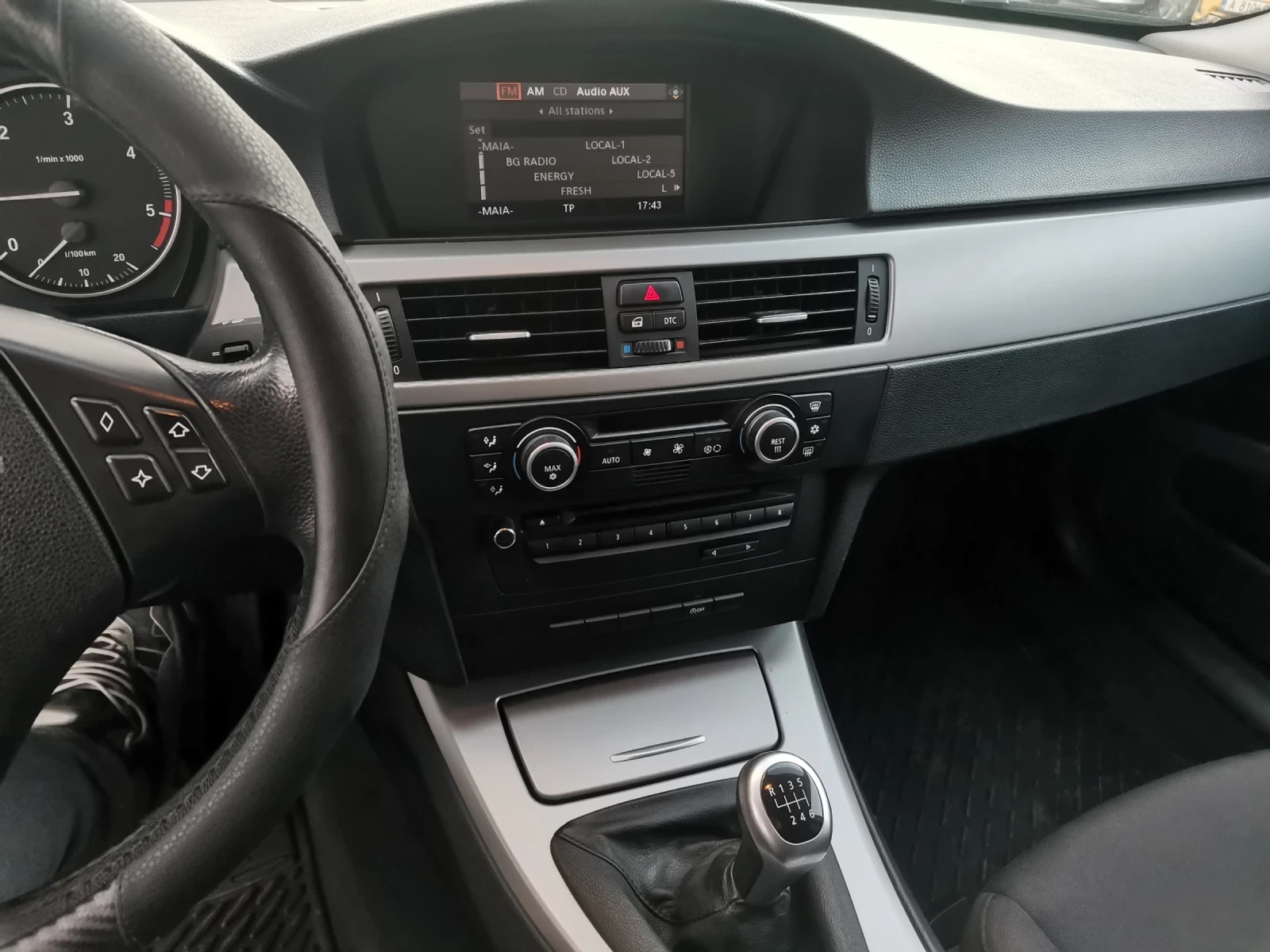 BMW 318, снимка 15 - Автомобили и джипове - 53841384