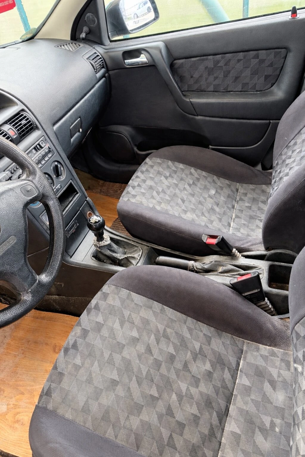 Opel Astra 1.6i, снимка 4 - Автомобили и джипове - 54089698