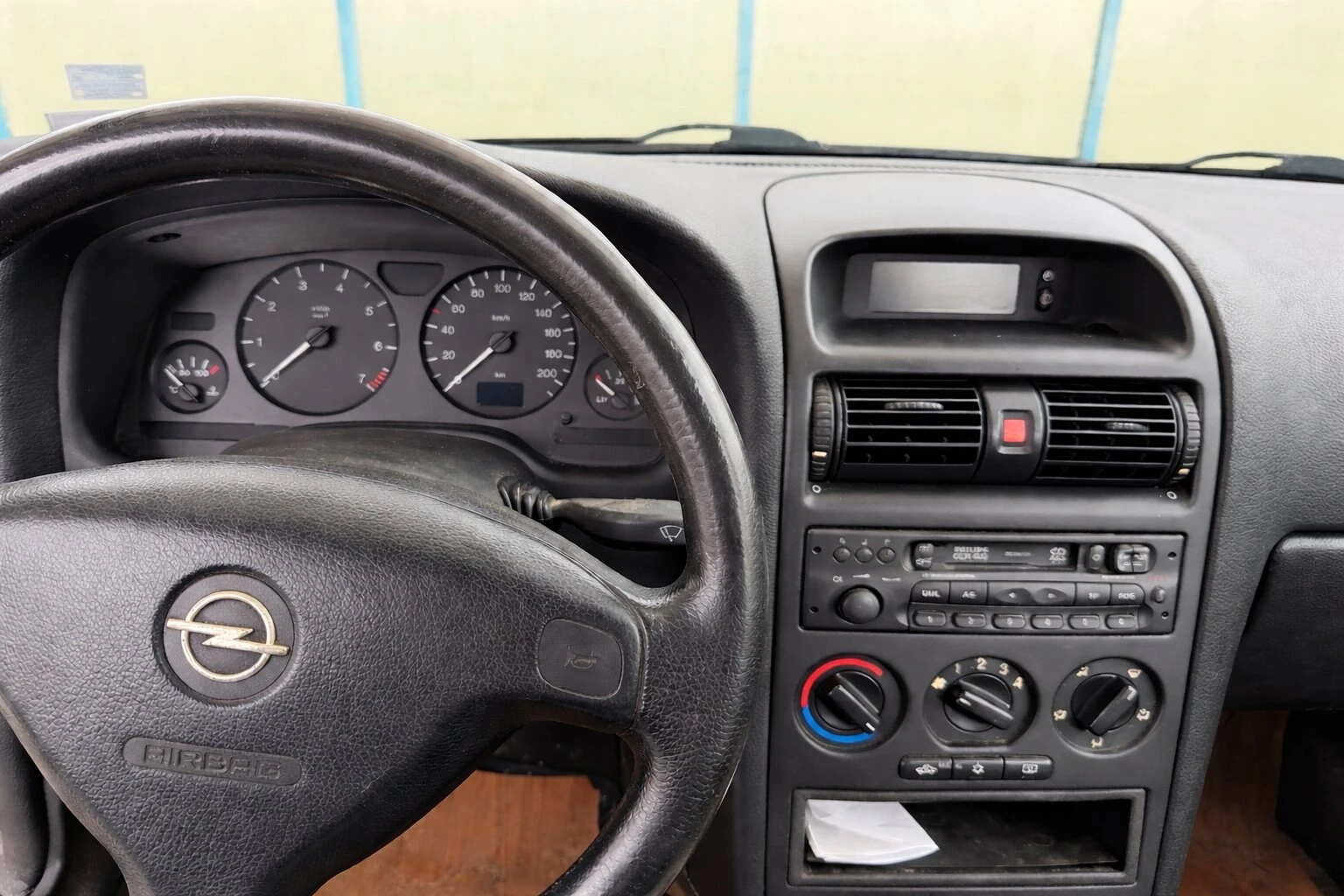 Opel Astra 1.6i, снимка 5 - Автомобили и джипове - 54089698