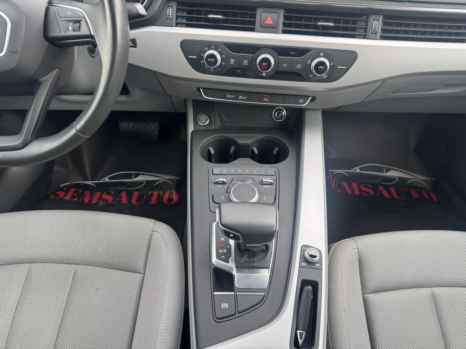 Audi A4 1.4 TFSI 150кс* S-Tronic * Led * Matrix* Carplay , снимка 16 - Автомобили и джипове - 54455501