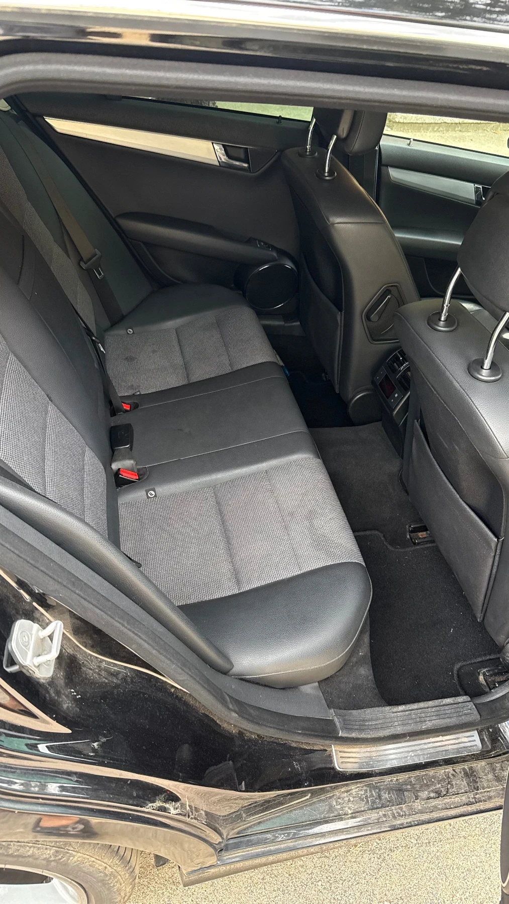 Mercedes-Benz C 220, снимка 5 - Автомобили и джипове - 54999525