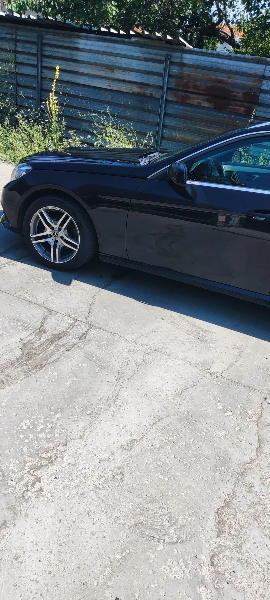 Mercedes-Benz E 220, снимка 4 - Автомобили и джипове - 55151559