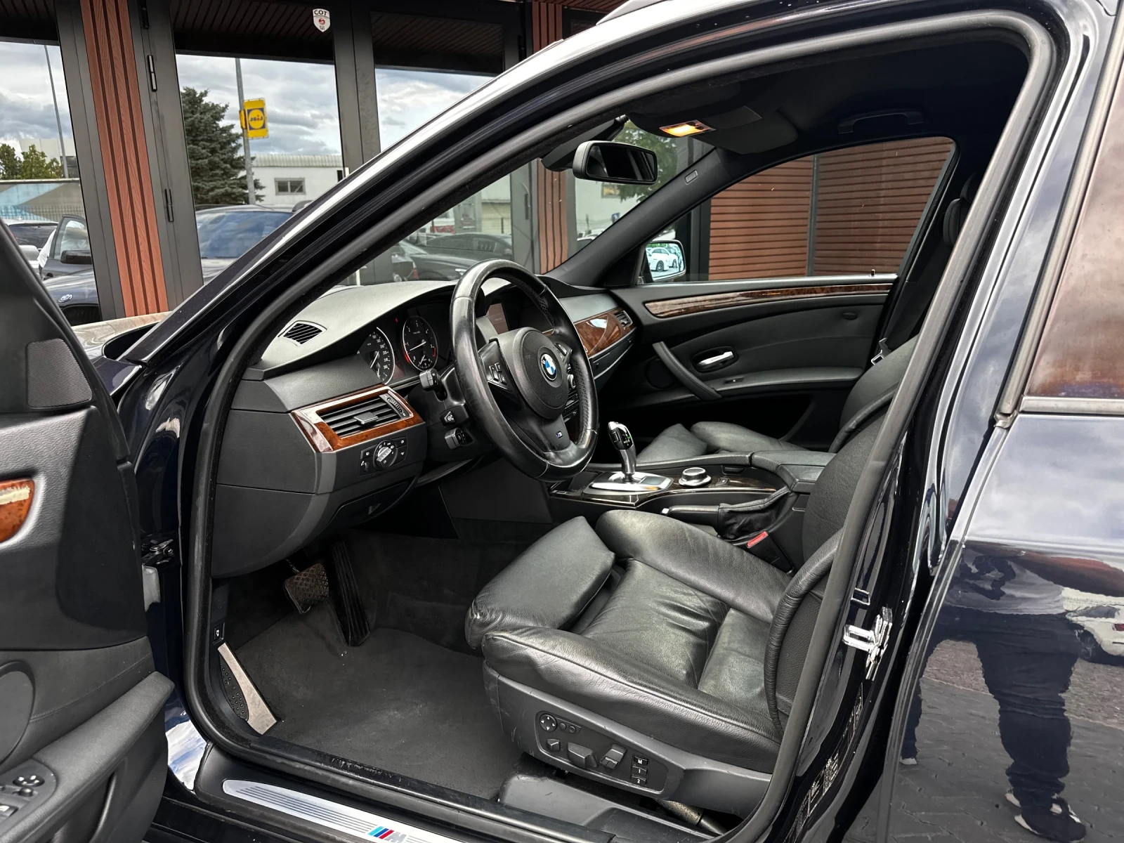BMW 530 Xd- M-pack-HeadUp-Xenon-Facelift-, снимка 8 - Автомобили и джипове - 55242285