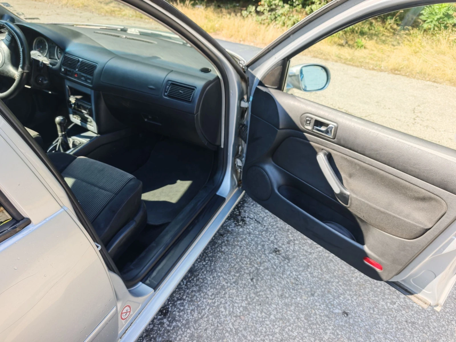 VW Golf 1.8 turbo, снимка 16 - Автомобили и джипове - 55418499