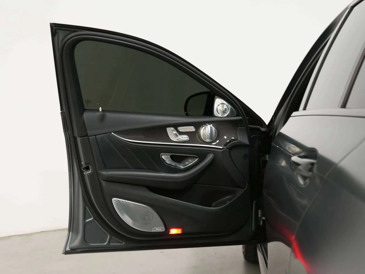 Mercedes-Benz E 63 AMG S | MATTE | 3D BURMESTER | ЦЕНА ДО БЪЛГАРИЯ, снимка 9 - Автомобили и джипове - 55477338