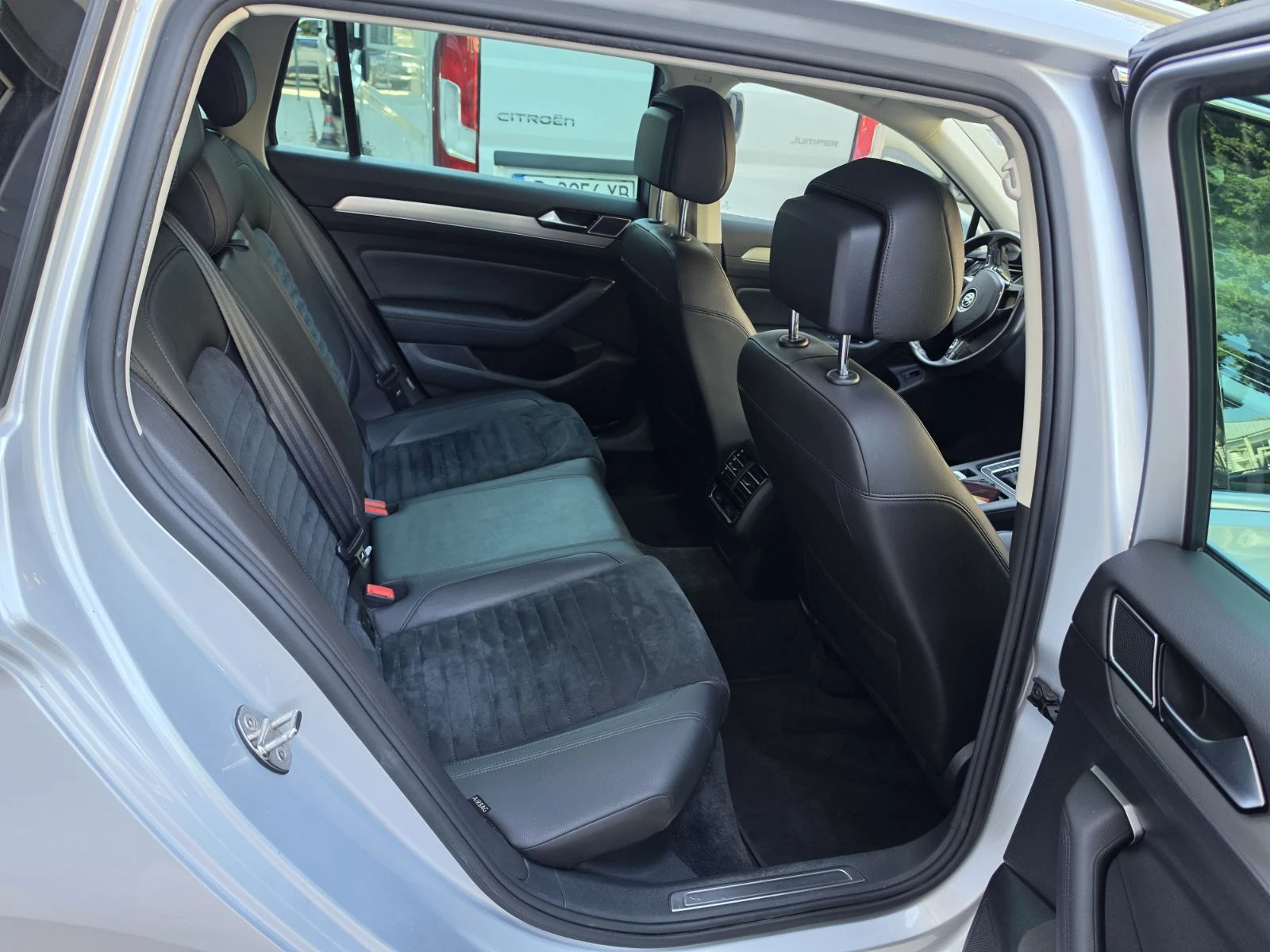 VW Passat 2.0 TDI, снимка 7 - Автомобили и джипове - 55705864