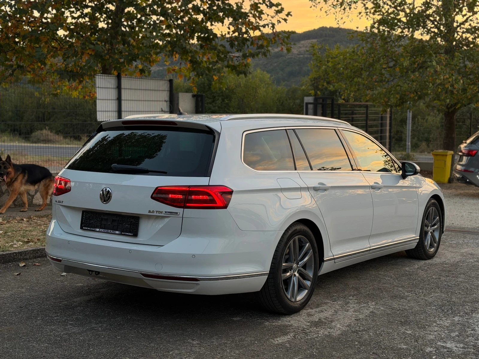 VW Passat 2.0TDI DSG HIGHLINE XENON LED ALKANTARA | Mobile.bg � ����������� 4