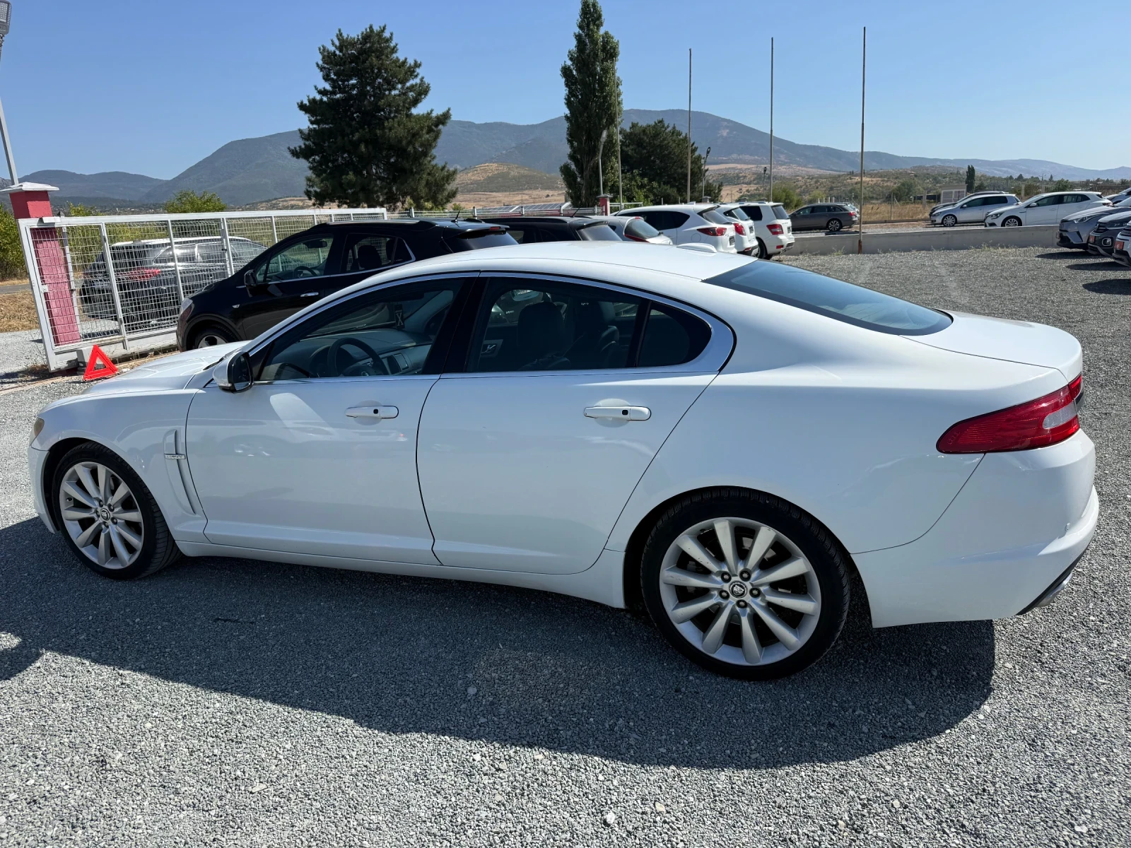 Jaguar Xf (KATO НОВА), снимка 9 - Автомобили и джипове - 55899046