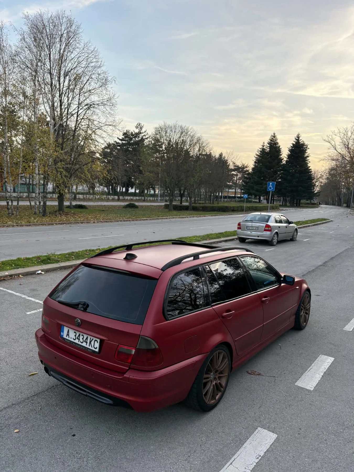 BMW 330, снимка 4 - Автомобили и джипове - 56181008