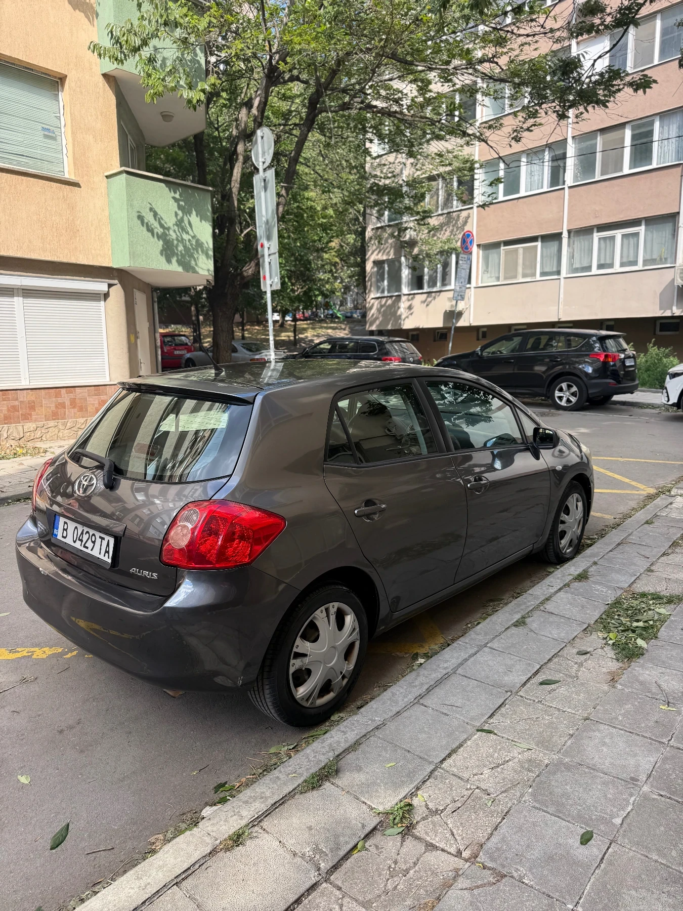 Toyota Auris, снимка 6 - Автомобили и джипове - 56313064
