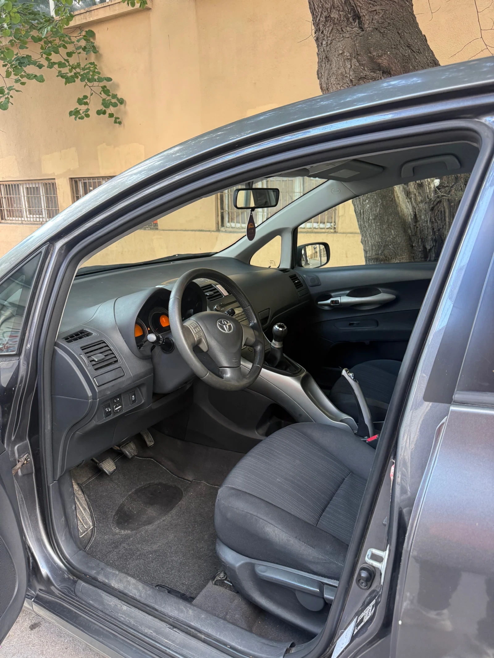 Toyota Auris, снимка 7 - Автомобили и джипове - 56313064