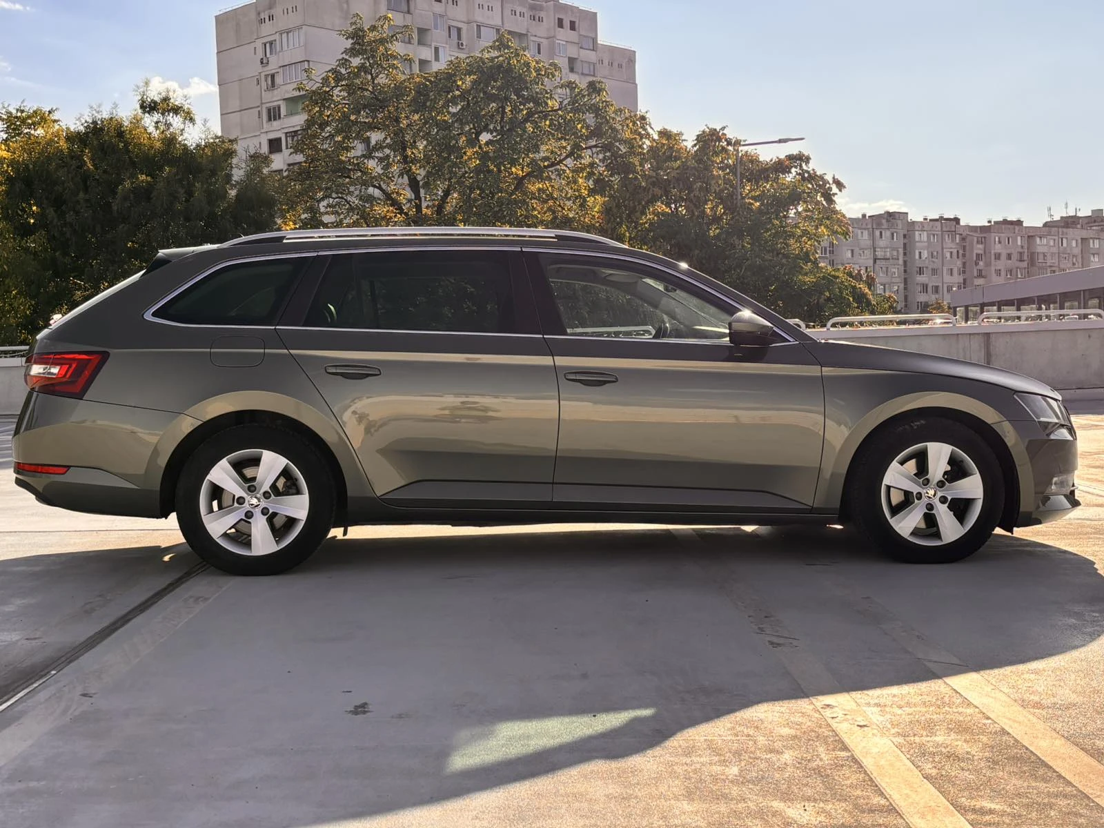 Skoda Superb Еуратек Ауто, снимка 8 - Автомобили и джипове - 56641344