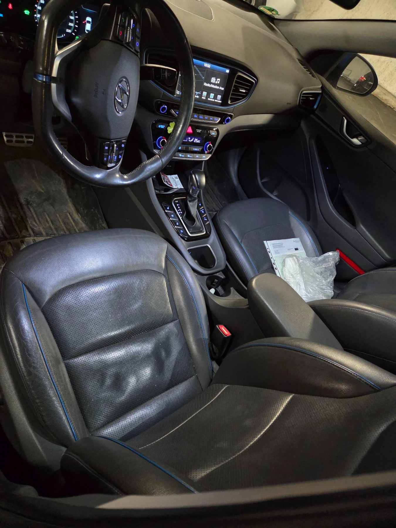 Hyundai Ioniq PLUG IN HYBRID , снимка 8 - Автомобили и джипове - 56736247