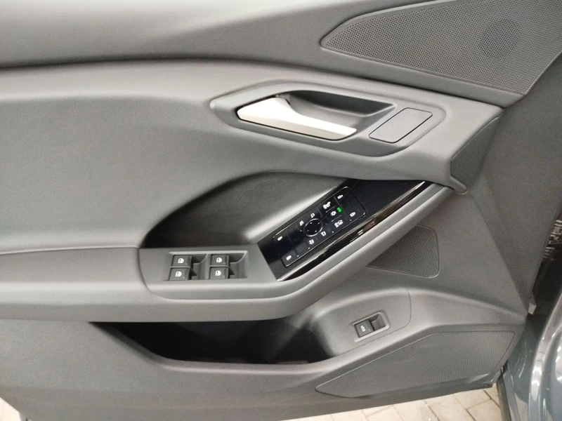 Audi Q6 E-TRON/252HP/ADVANCED/360/LED/NAVI/KLESS/283g, снимка 9 - Автомобили и джипове - 51618144