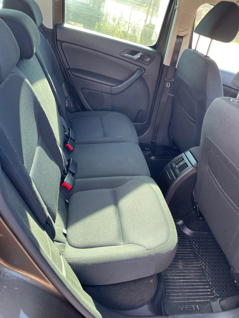 Skoda Yeti 2.0 TDI, снимка 11 - Автомобили и джипове - 52537331