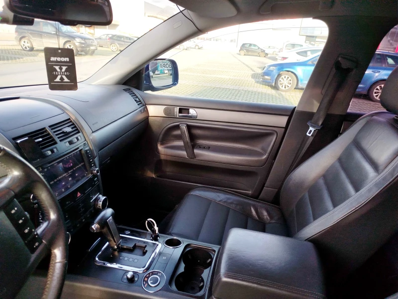 VW Touareg 3.0 TDI 224hp, снимка 10 - Автомобили и джипове - 53599244