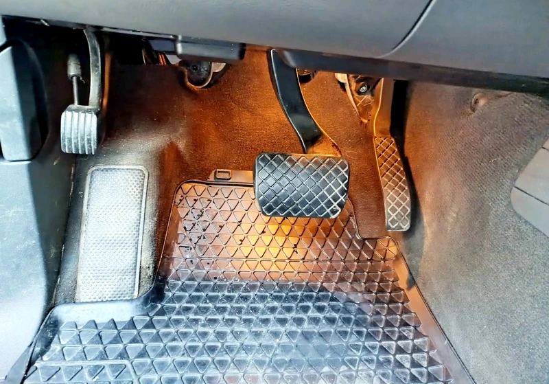 VW Touareg 3.0 TDI 224hp, снимка 11 - Автомобили и джипове - 53599244