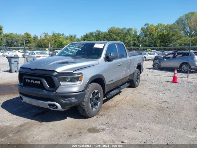 Dodge RAM 1500 REBEL QUAD CAB 4X4 6&#39;4 BOX, снимка 2 - Автомобили и джипове - 47864974