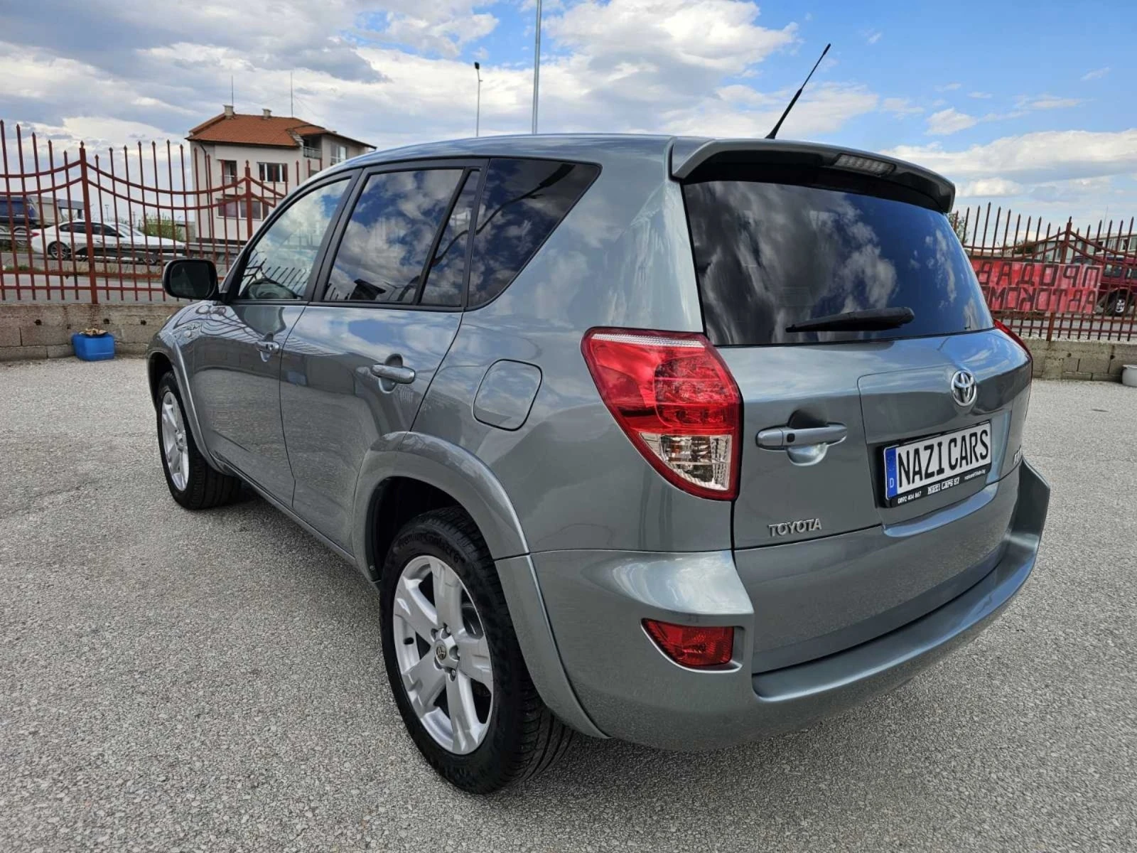 Toyota Rav4 2.2D-CAT/177к.с./EXCLUSIVE/CROSSOVER - изображение 4