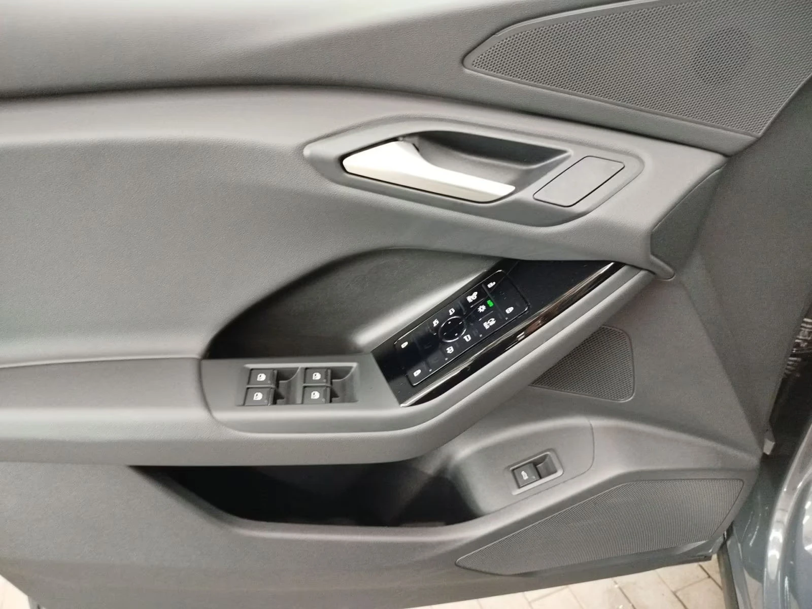 Audi Q6 E-TRON/252HP/ADVANCED/360/LED/NAVI/KLESS/283g - изображение 9