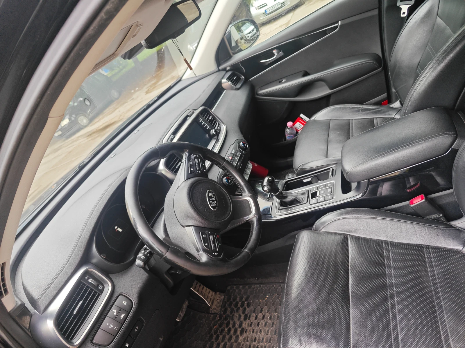 Kia Sorento 2.2 CRDI AWD 7Mестен, снимка 10 - Автомобили и джипове - 55212618