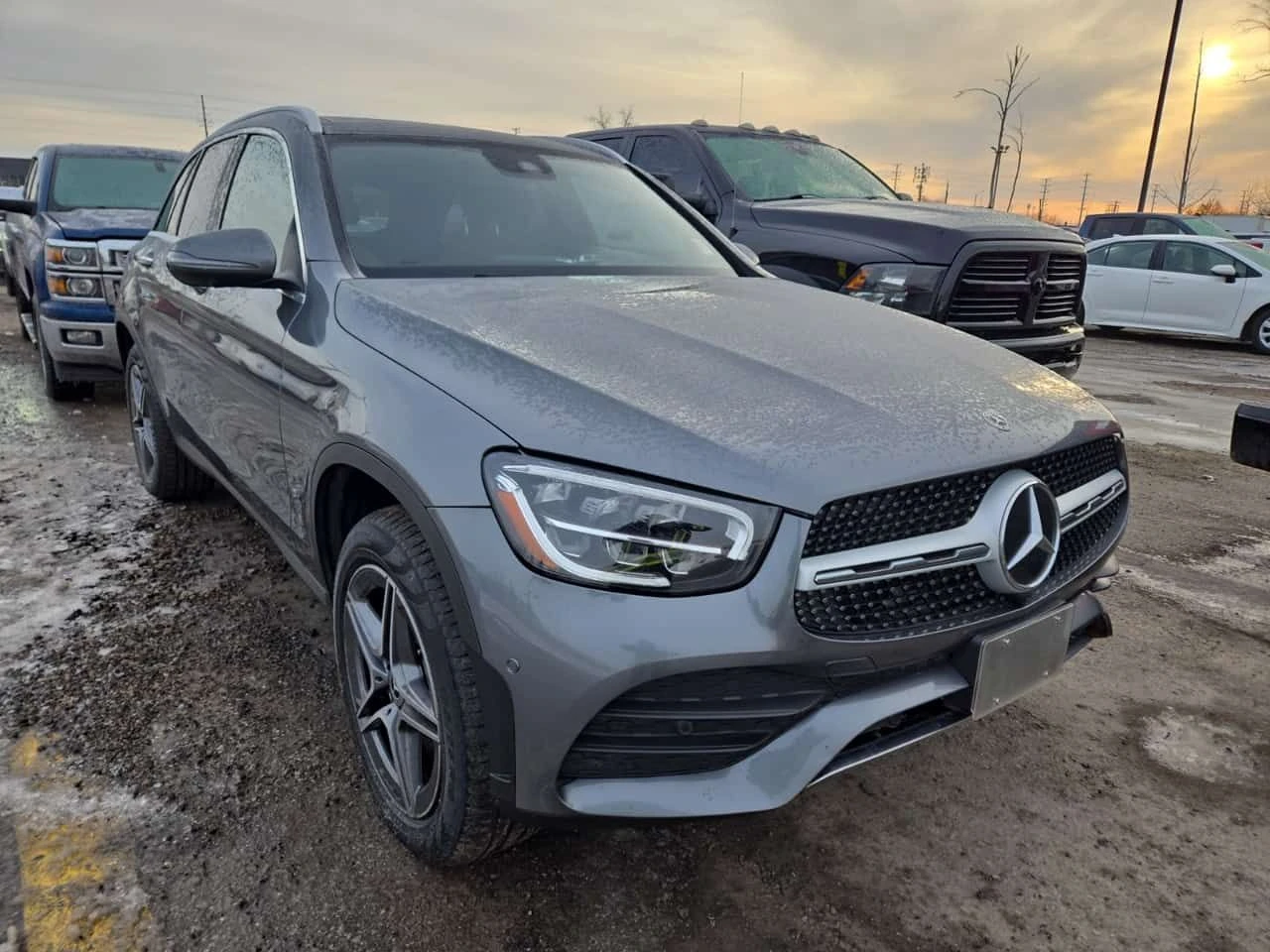 Mercedes-Benz GLC * 300 * * KEYLESS GO* * ПАНОРАМА*  - изображение 2