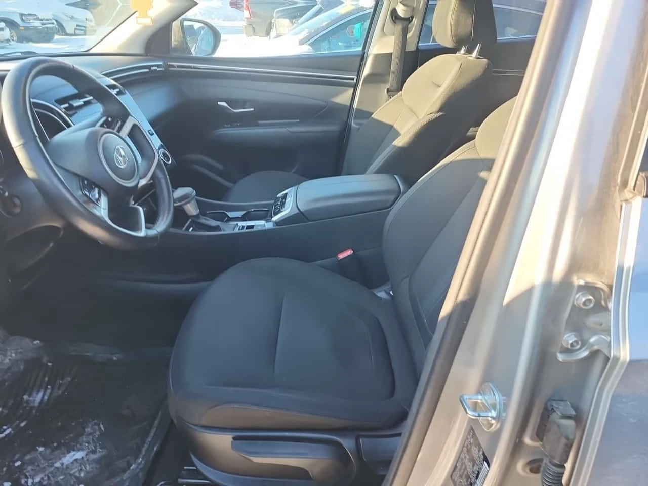 Hyundai Tucson Preferred * ПОДГРЕВ * 2 КЛЮЧА * ОТ ПРЕДСТАВИТЕЛСТВ, снимка 7 - Автомобили и джипове - 54219020