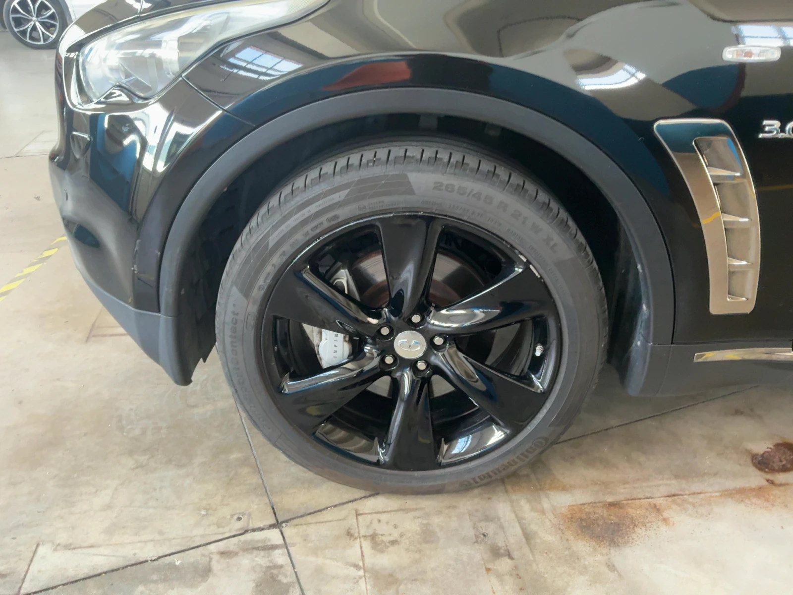 Infiniti QX70 SPREMIUM| AWD| КОЖА| BOSE| ШИБИДАХ| EURO6| AUTO| , снимка 9 - Автомобили и джипове - 54881290