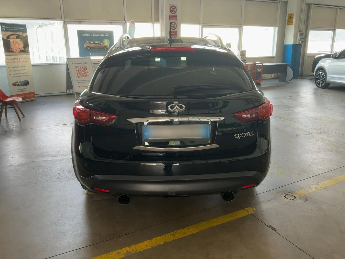 Infiniti QX70 SPREMIUM| AWD| КОЖА| BOSE| ШИБИДАХ| EURO6| AUTO| , снимка 5 - Автомобили и джипове - 54881290