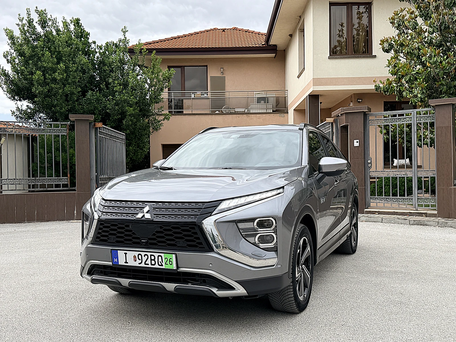 Mitsubishi Eclipse Cross 2.4i Plug In Hybrid 4WD, снимка 7 - Автомобили и джипове - 54902758