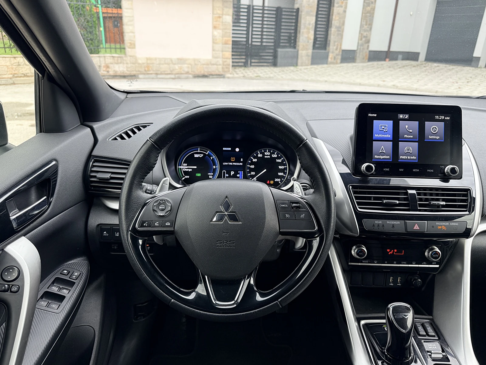 Mitsubishi Eclipse Cross 2.4i Plug In Hybrid 4WD, снимка 12 - Автомобили и джипове - 54902758