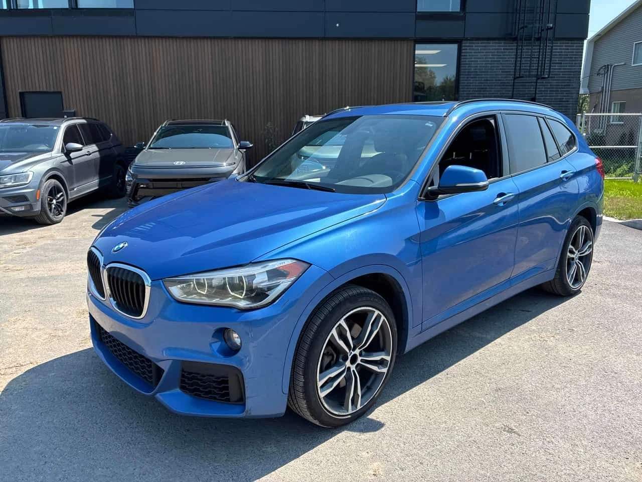 BMW X1 М ПАКЕТ/xDrive28i/CARFAX/ПОДГРЕВ/ПАМЕТ/ПАНОРАМА/