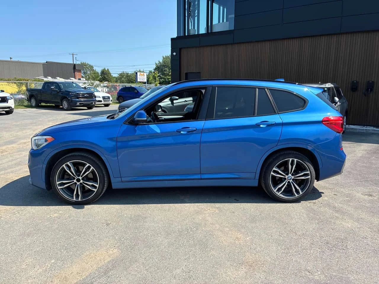 BMW X1 М ПАКЕТ/xDrive28i/CARFAX/ПОДГРЕВ/ПАМЕТ/ПАНОРАМА/, снимка 2 - Автомобили и джипове - 55590327