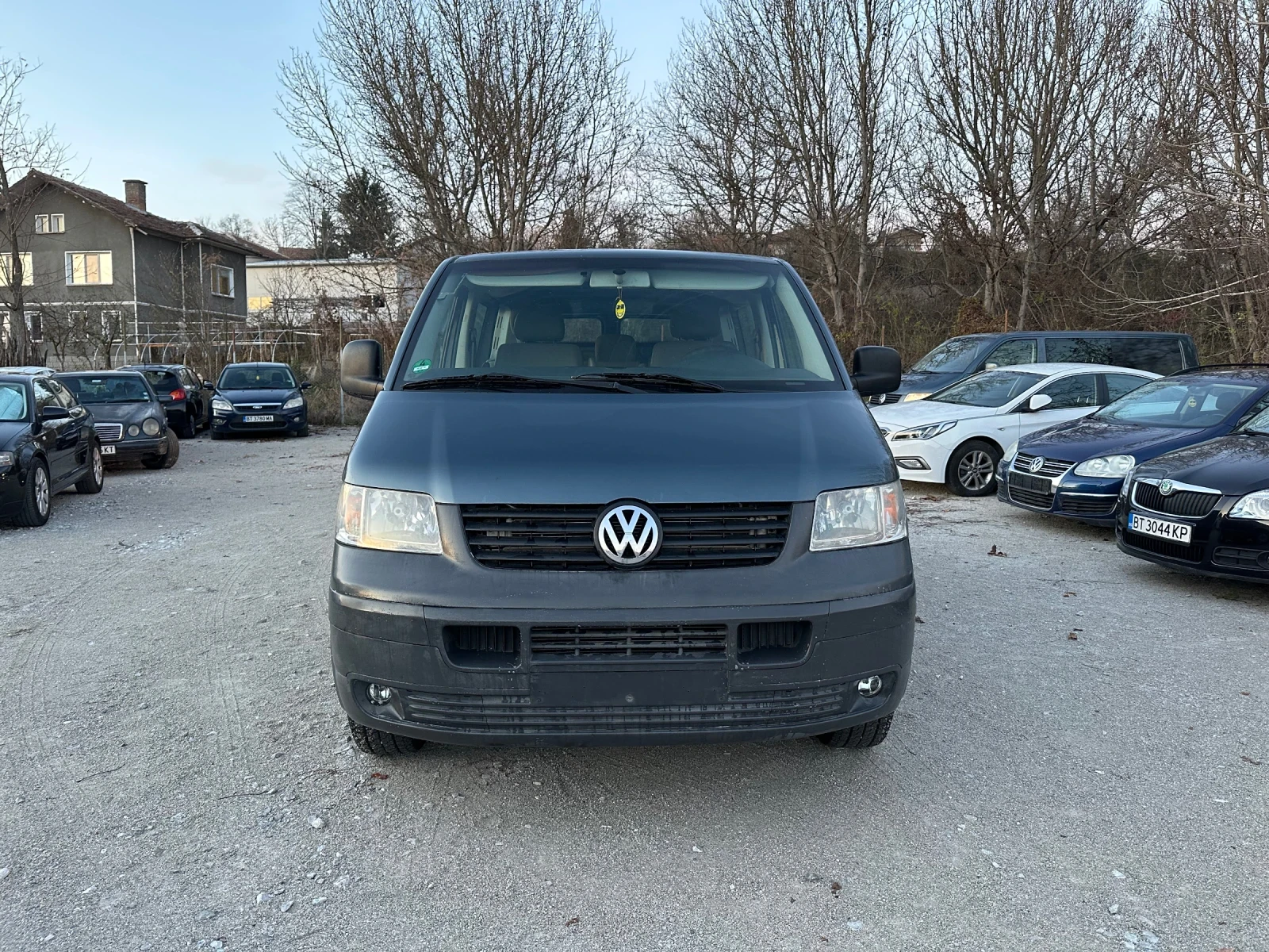 VW Transporter 2.5 TDI АВТОМАТ - изображение 2