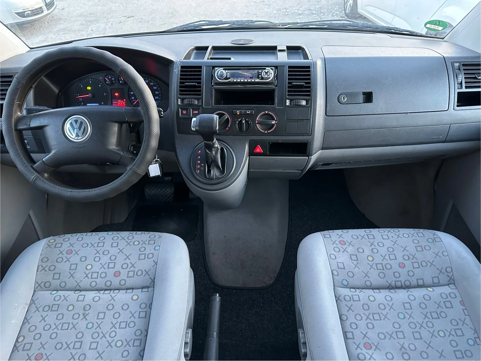 VW Transporter 2.5 TDI АВТОМАТ - изображение 8