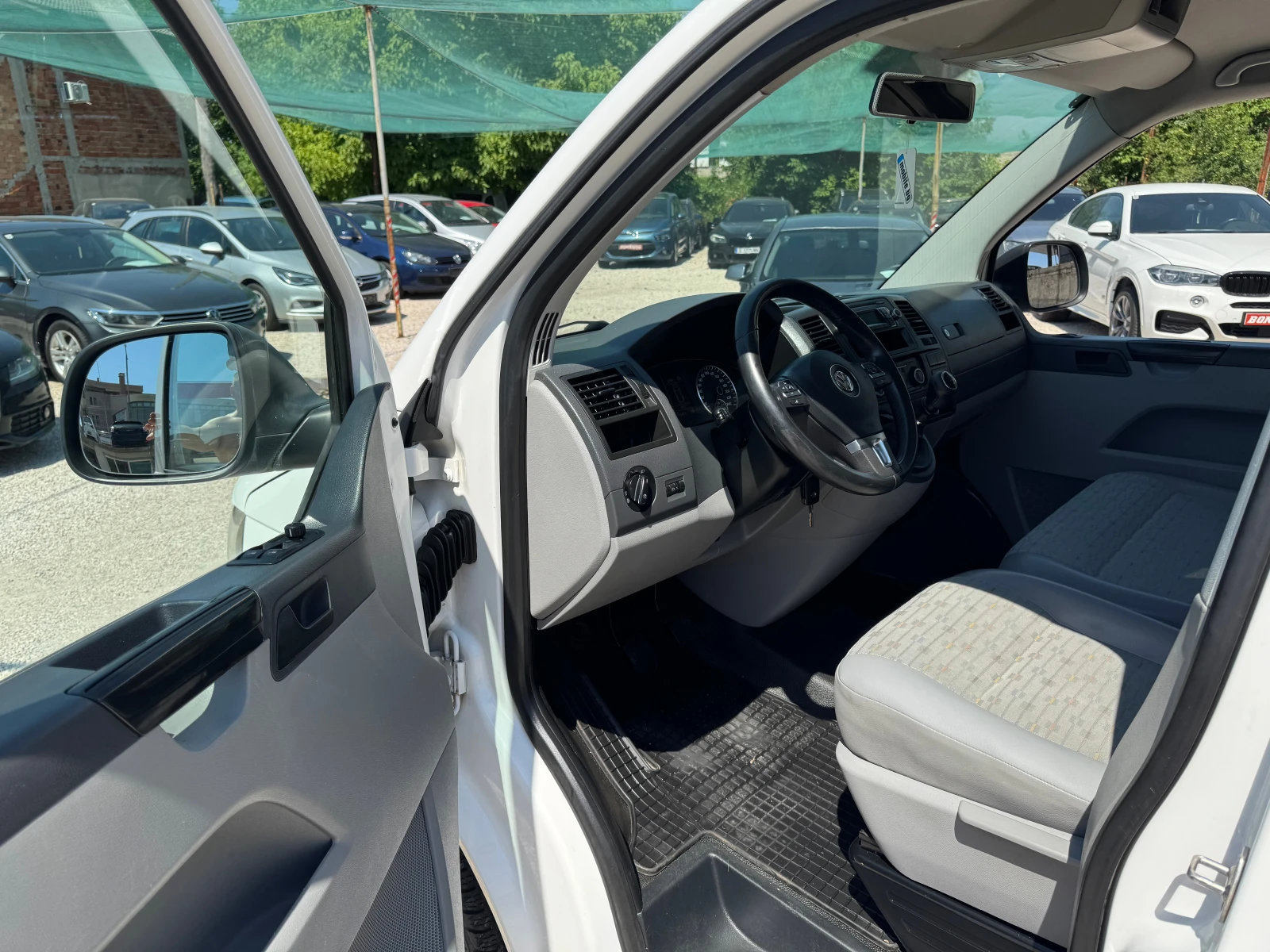 VW T5 2.0TDI-КЛИМА, снимка 11 - Бусове и автобуси - 55098740
