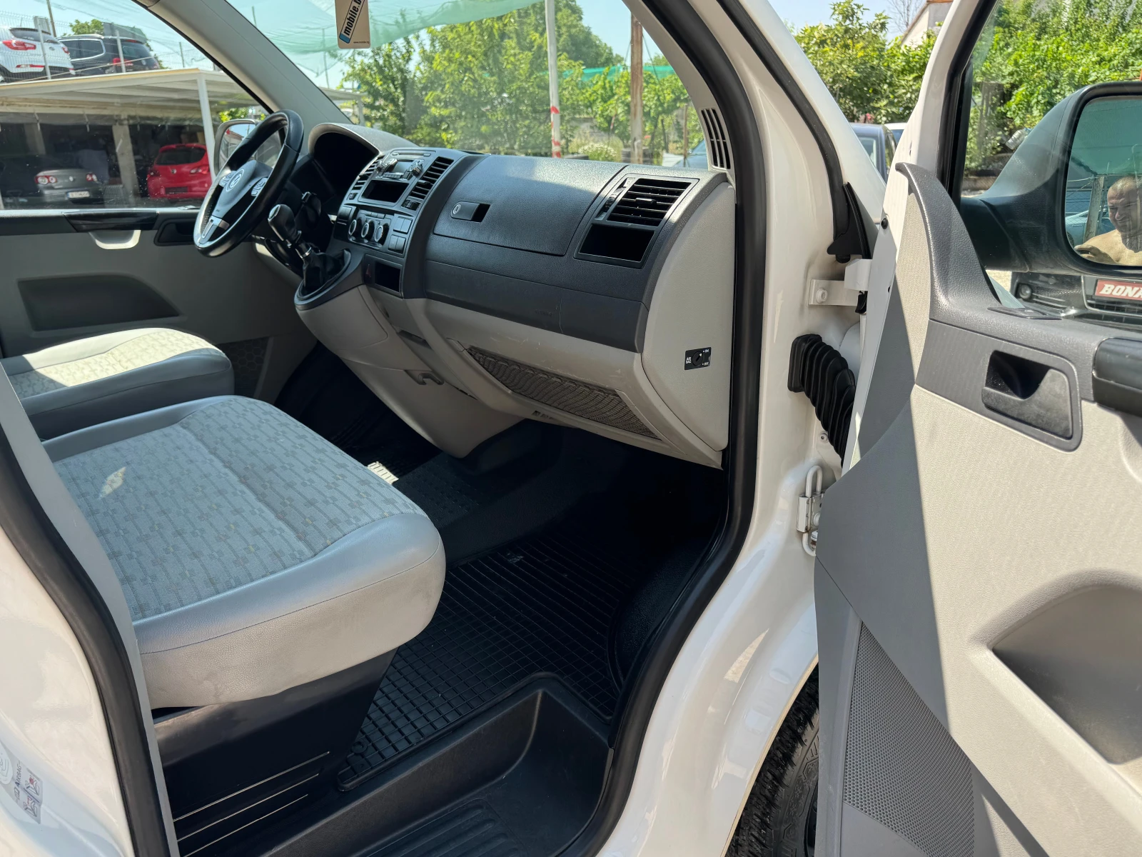 VW T5 2.0TDI-КЛИМА, снимка 14 - Бусове и автобуси - 55098740