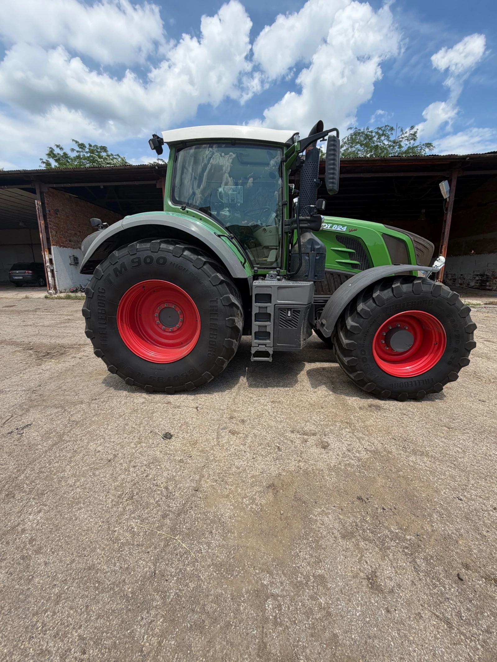 Трактор Fendt 824 VARIO S4, снимка 3 - Селскостопанска техника - 54823061