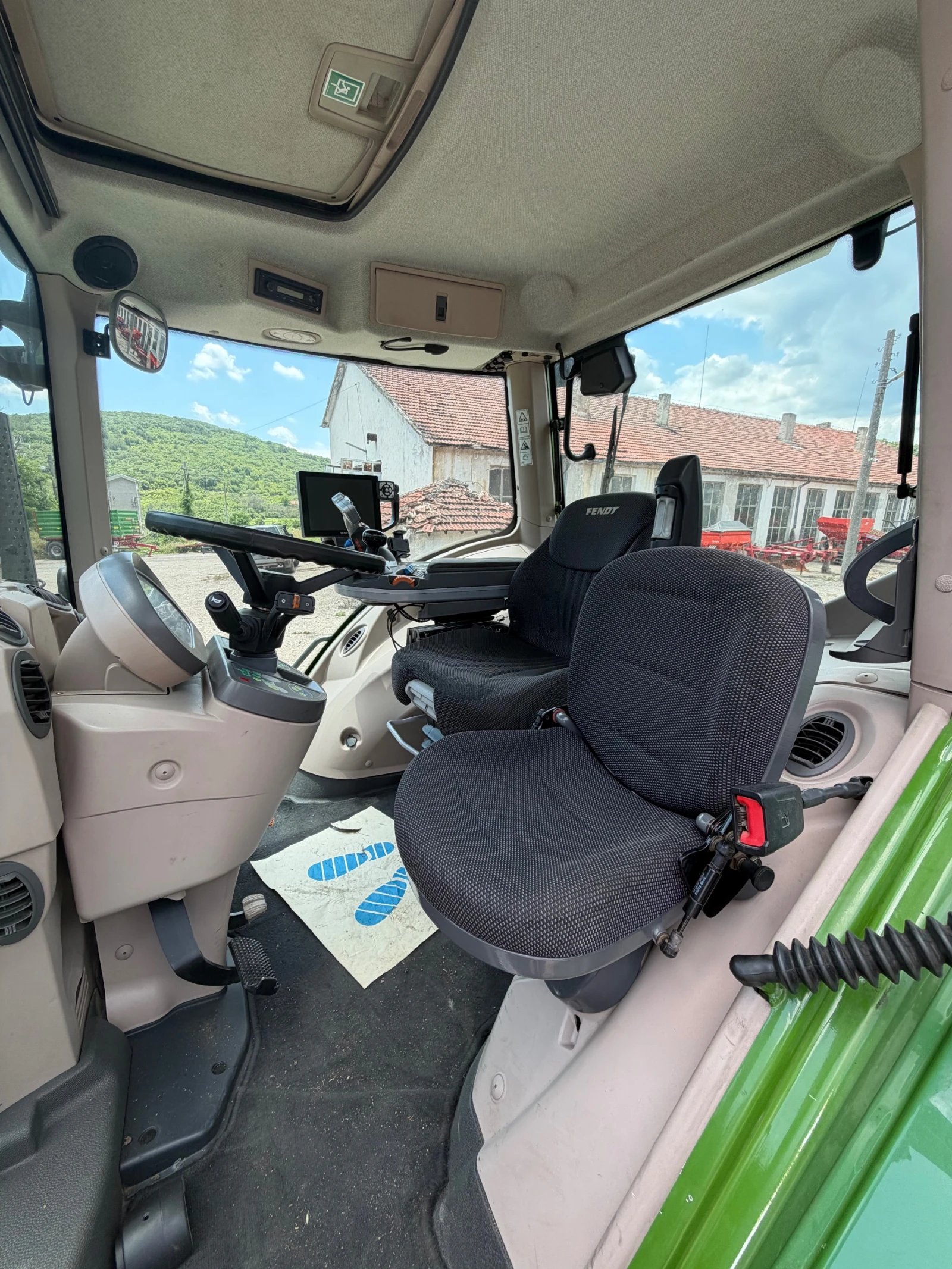 Трактор Fendt 824 VARIO S4, снимка 11 - Селскостопанска техника - 54823061